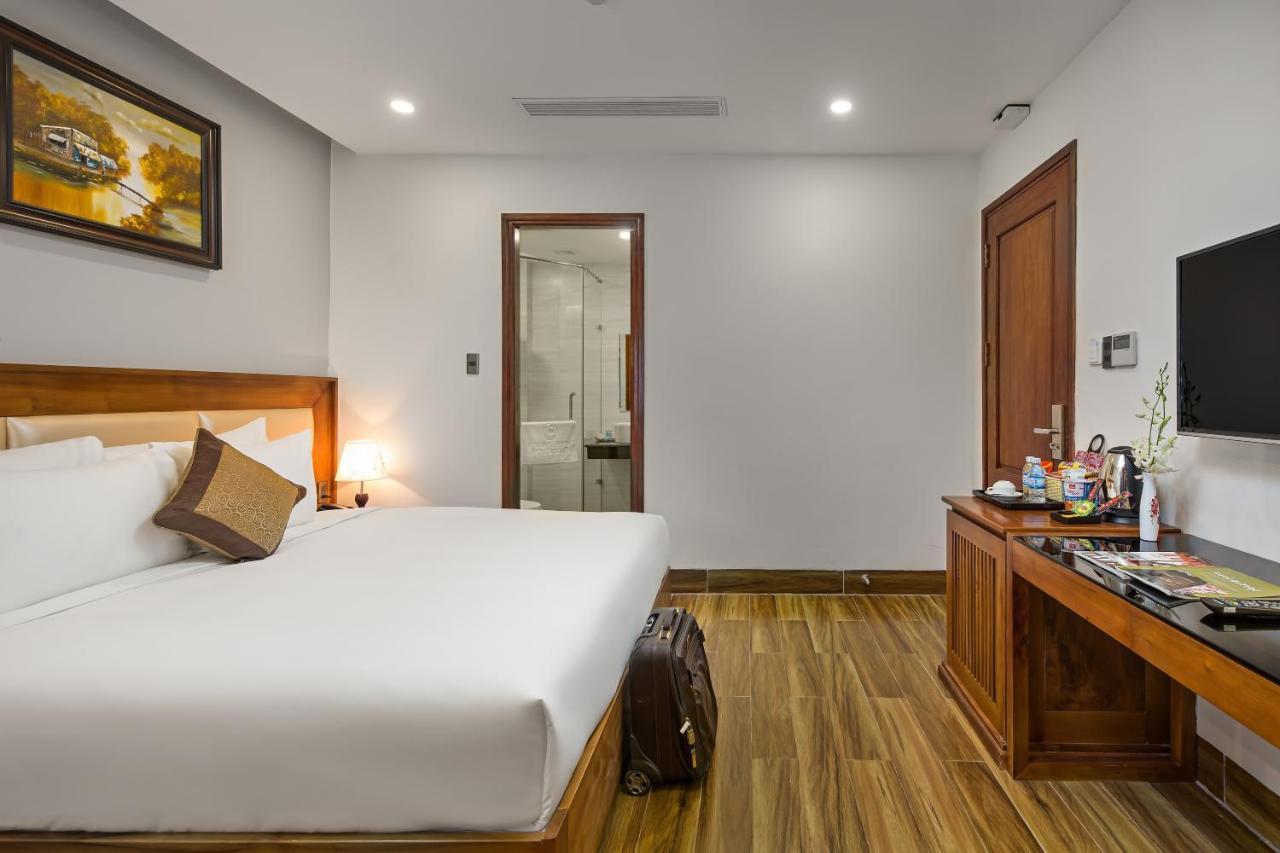 Alisia Beach Hotel Da Nang Exterior photo