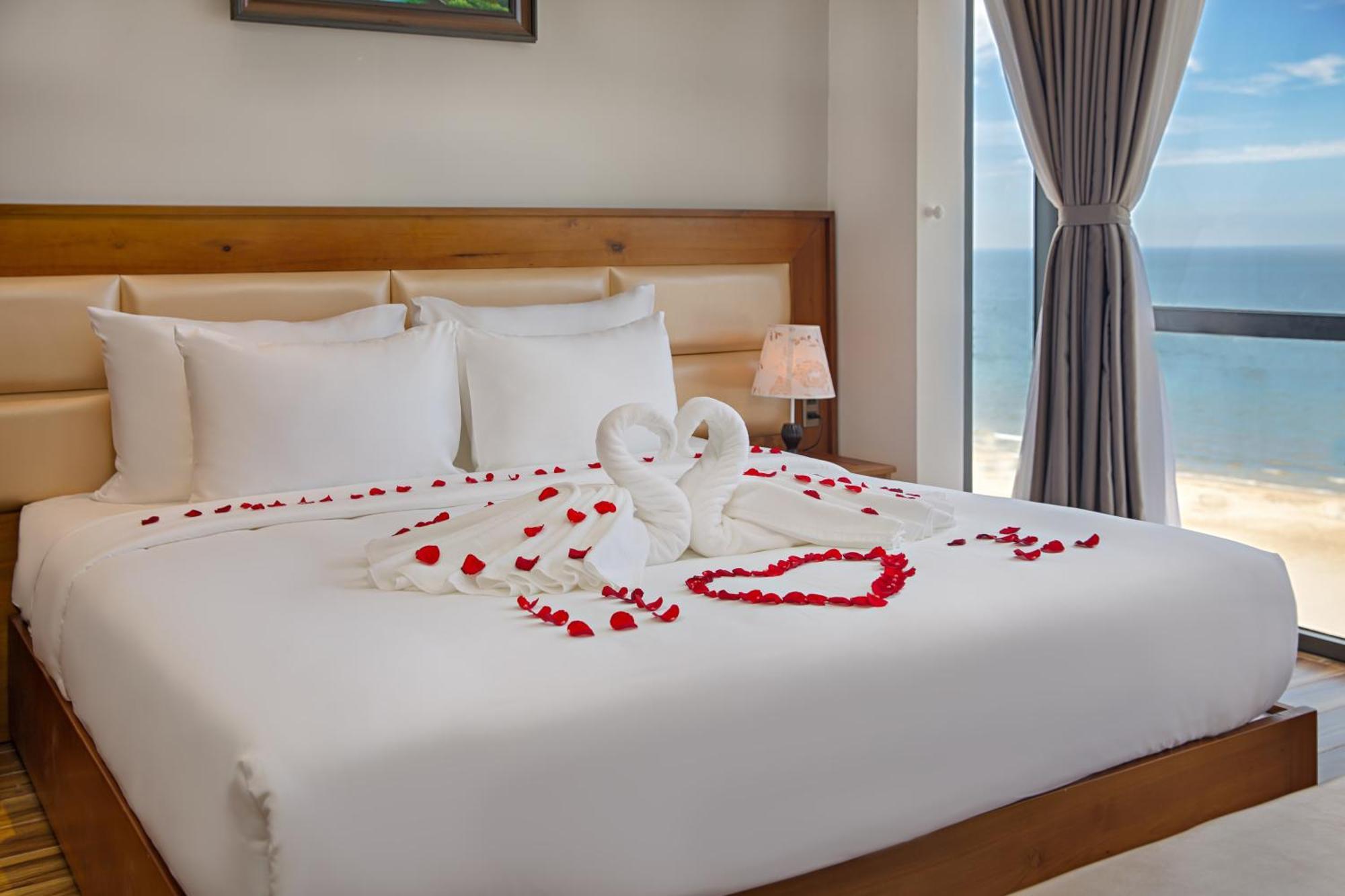 Alisia Beach Hotel Da Nang Exterior photo