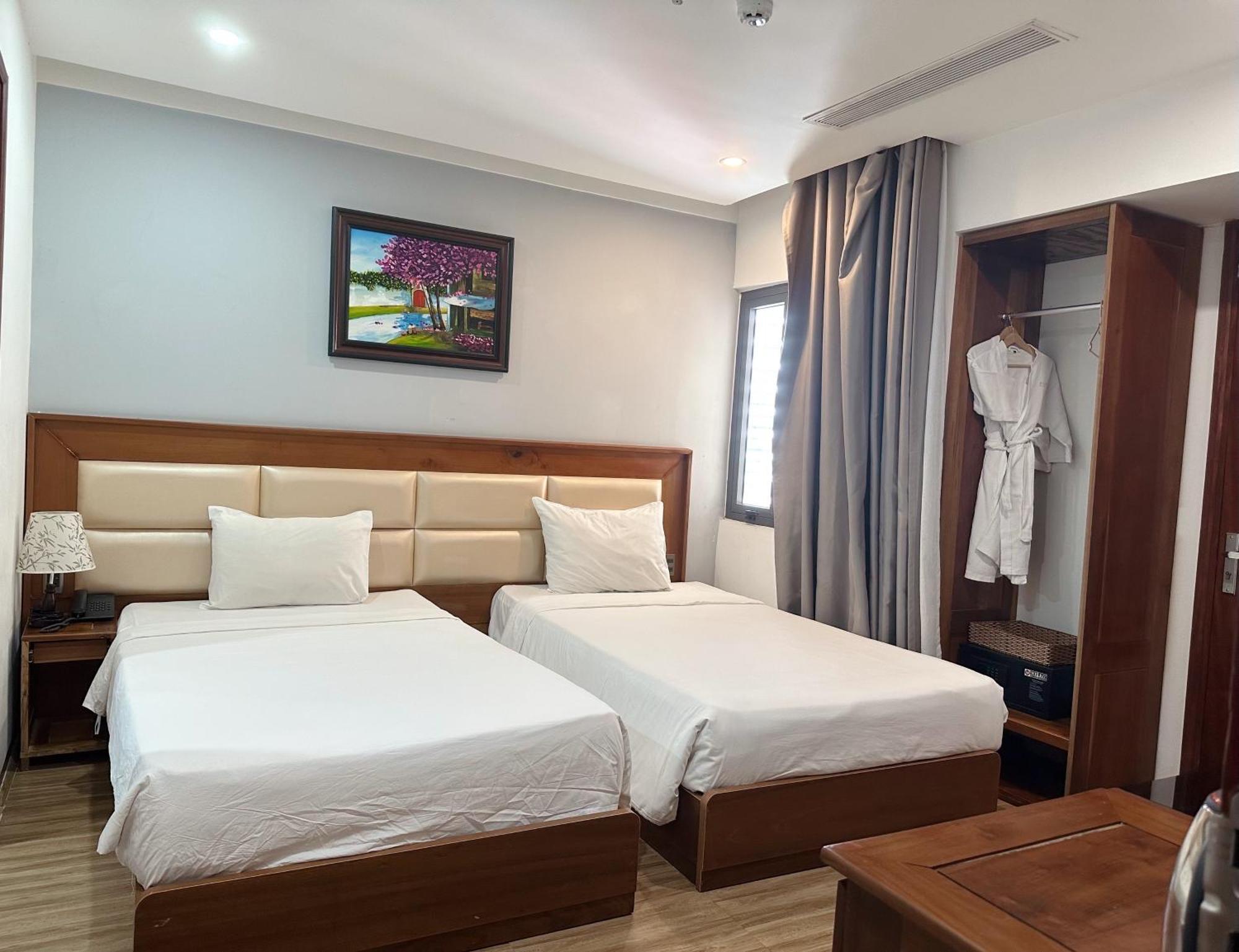 Alisia Beach Hotel Da Nang Exterior photo