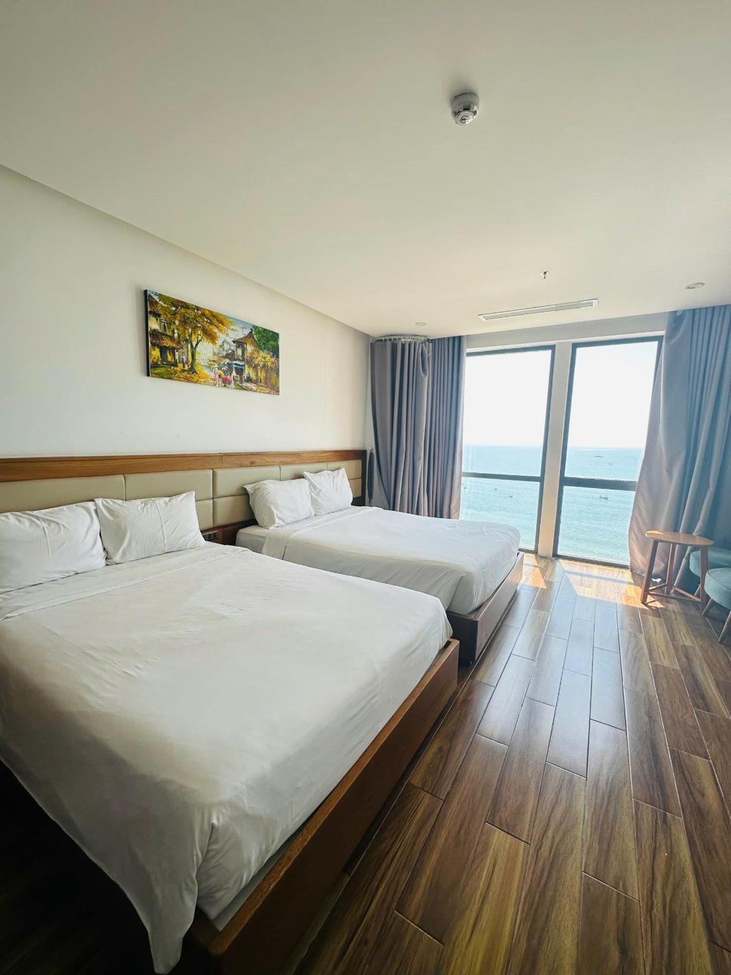 Alisia Beach Hotel Da Nang Exterior photo