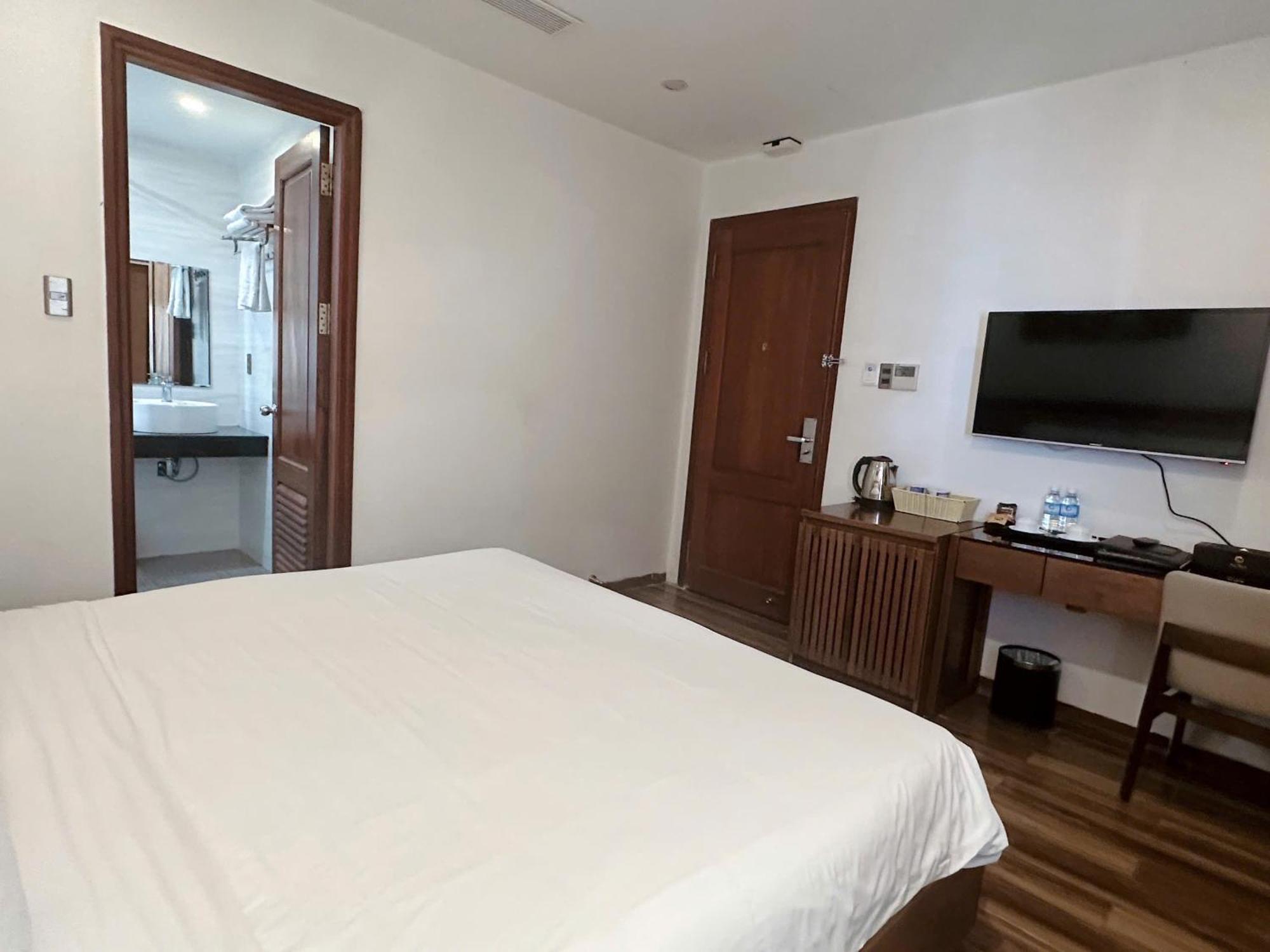 Alisia Beach Hotel Da Nang Exterior photo