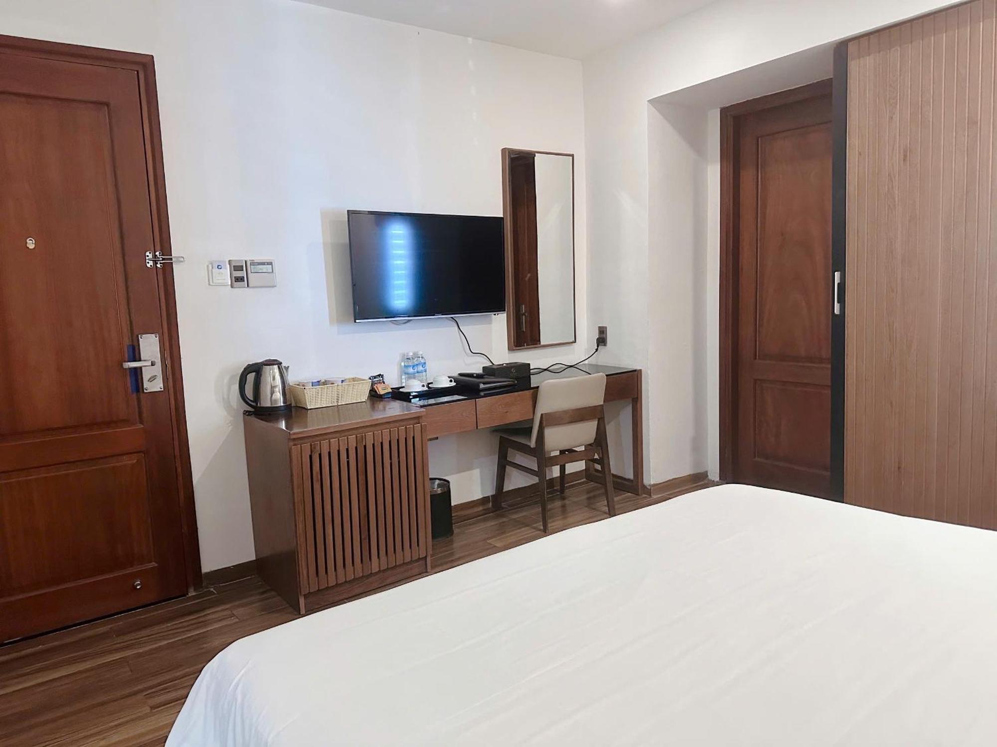 Alisia Beach Hotel Da Nang Exterior photo