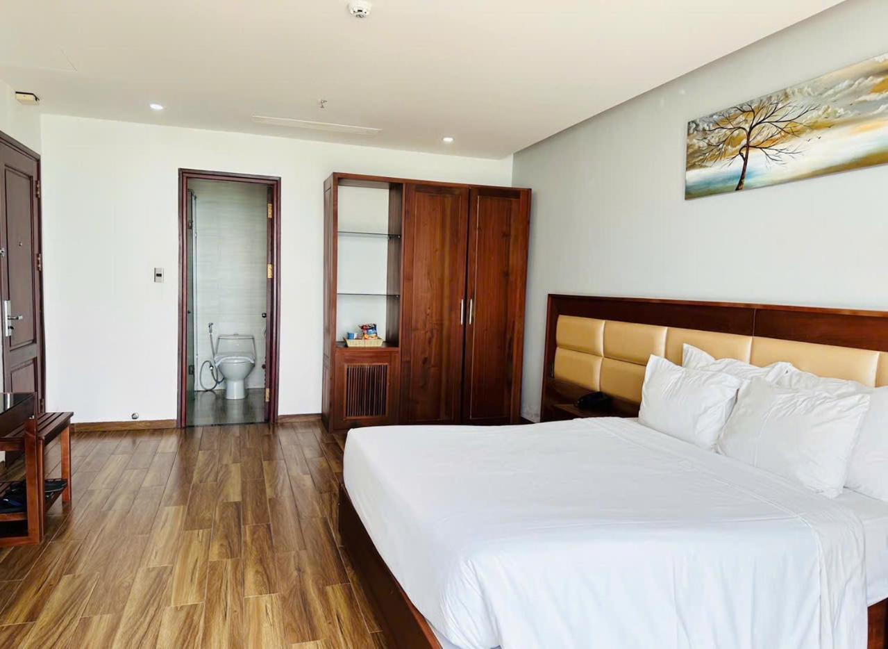 Alisia Beach Hotel Da Nang Exterior photo