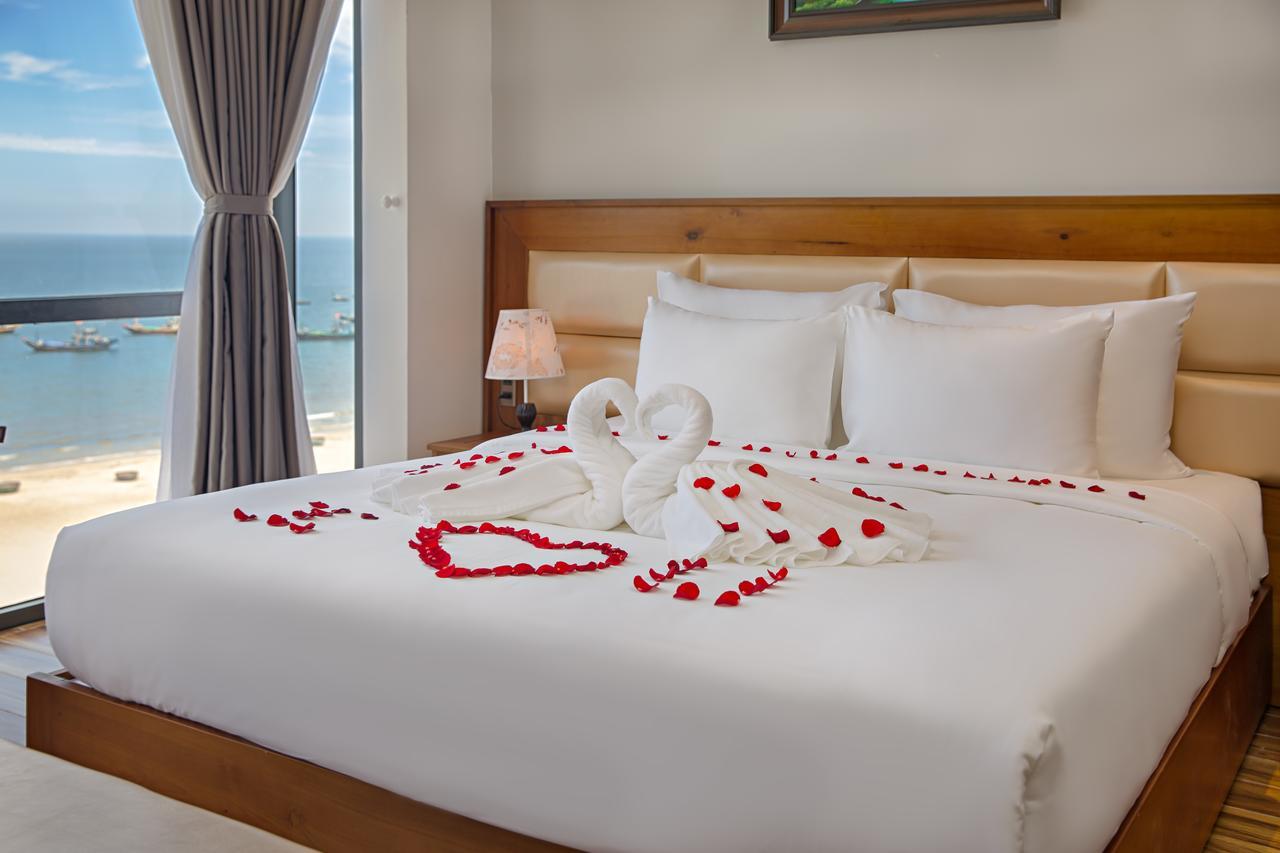 Alisia Beach Hotel Da Nang Exterior photo
